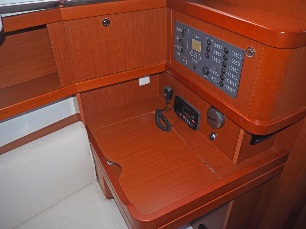 Saloon, Accommodation